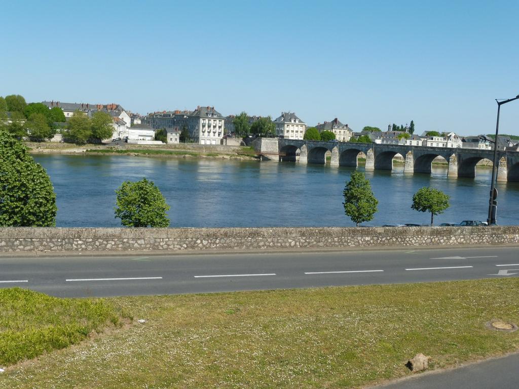 Rive Gauche Hotel Saumur Exterior photo